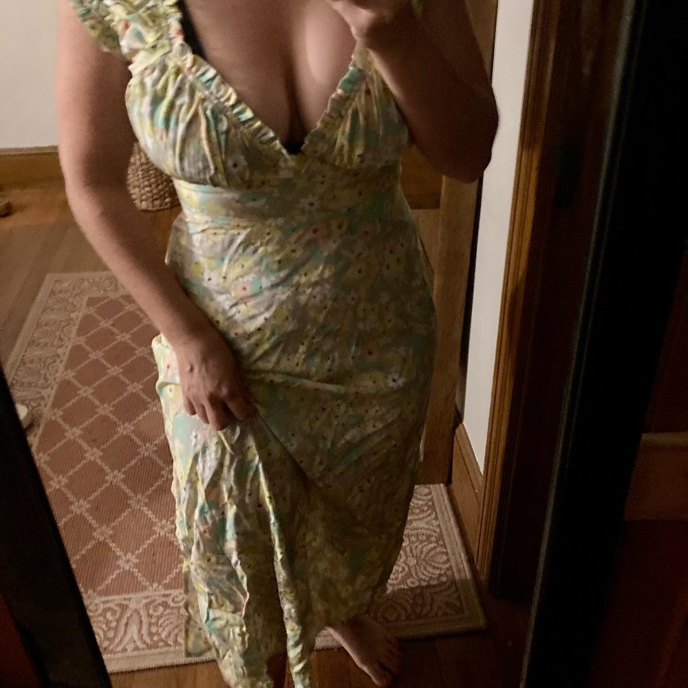 Lush floral midi dress